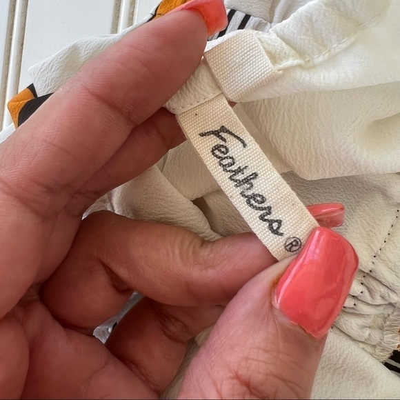 Feathers Shorts jumpsuit romper Size Small - Picture 6 of 12